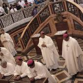 پاکستان کیتھولک بشپس کانفرنس کا ایڈ لیمینا وزٹ کے دوران مقدس پولوس رسول کے باسیلیکا کی زیارت